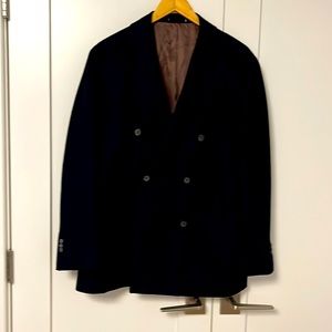 Suitsupply navy double breasted blazer. Size 44R.